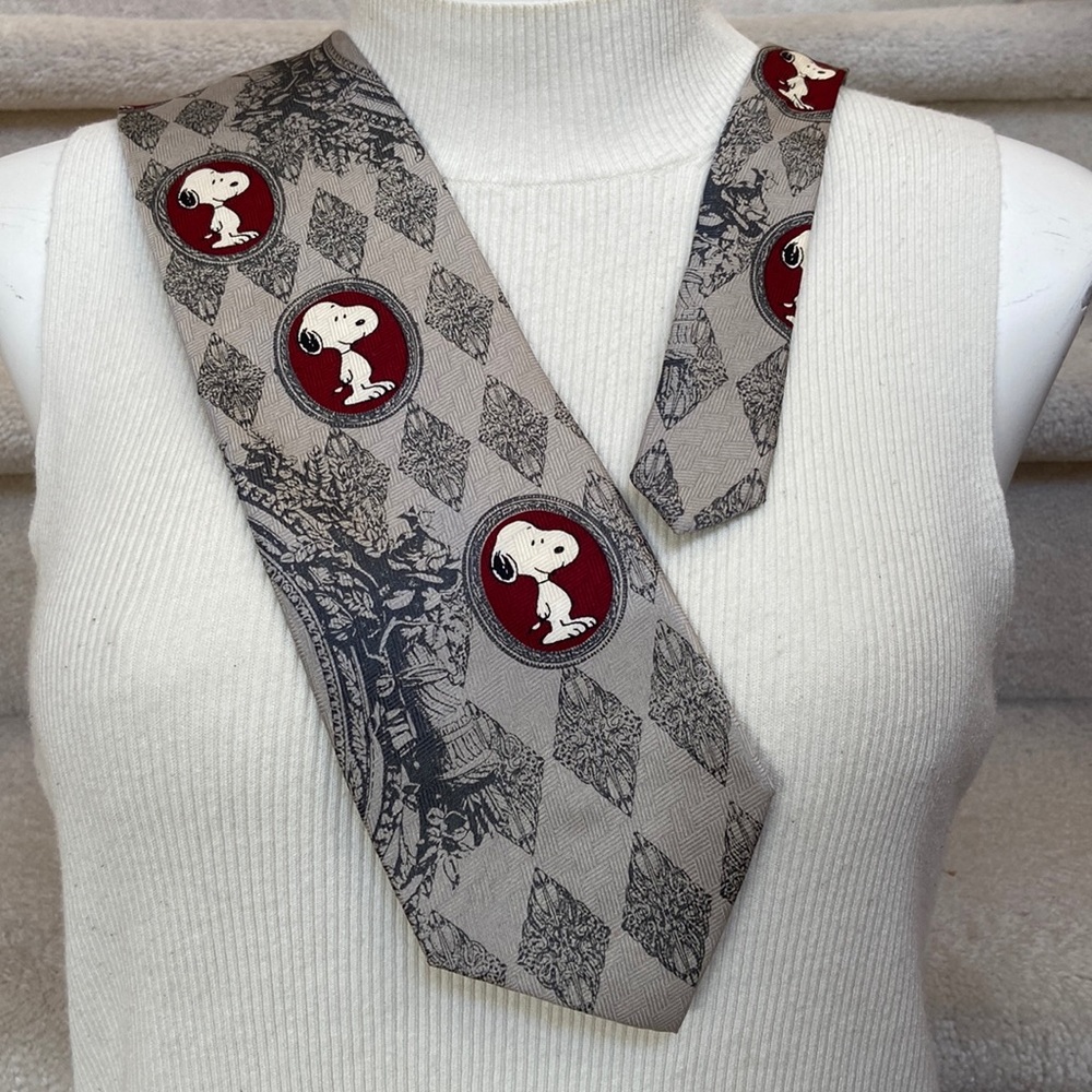snoopy (peanuts) silk tie